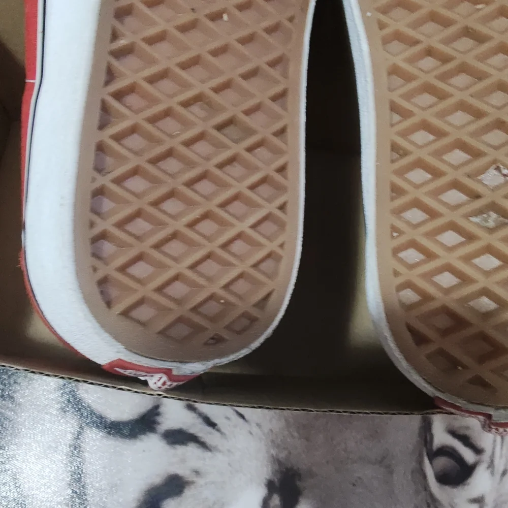 Vans Bold Red High-Top Sneakers. 7 Men. 8.5 Women. - Picture 10 of 13